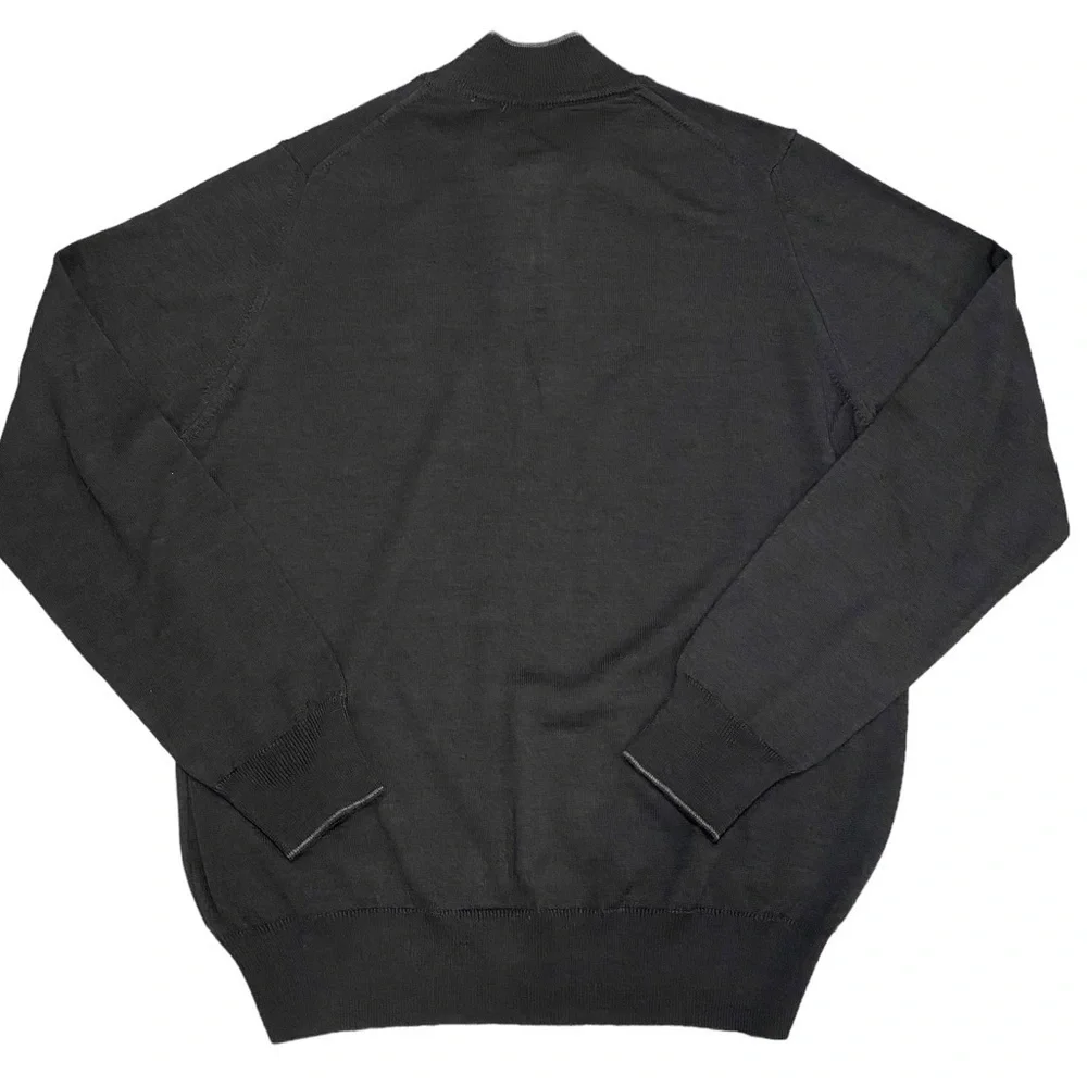 Neiman Marcus Men’s Merino Wool Blend Charcoal Gray Sweater, size Medium